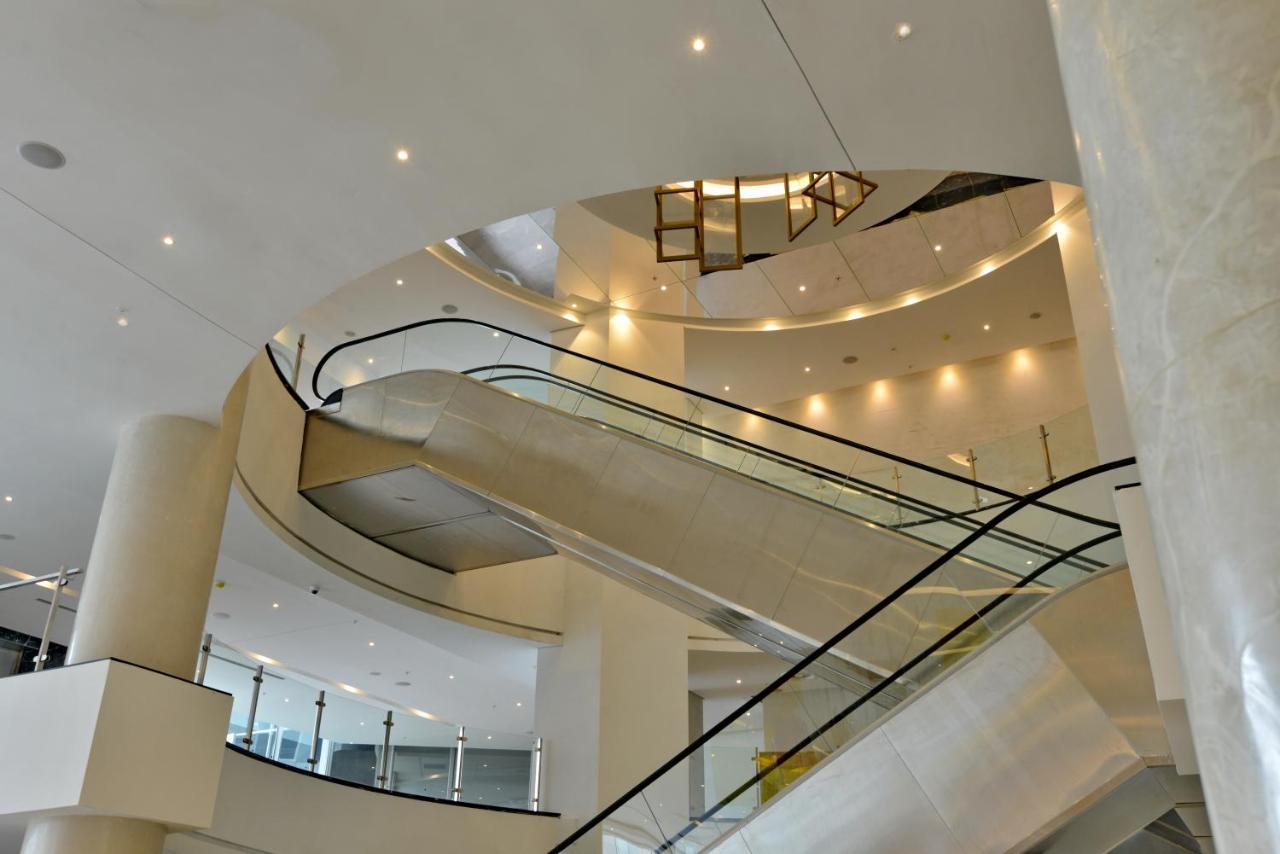 @sandton *
