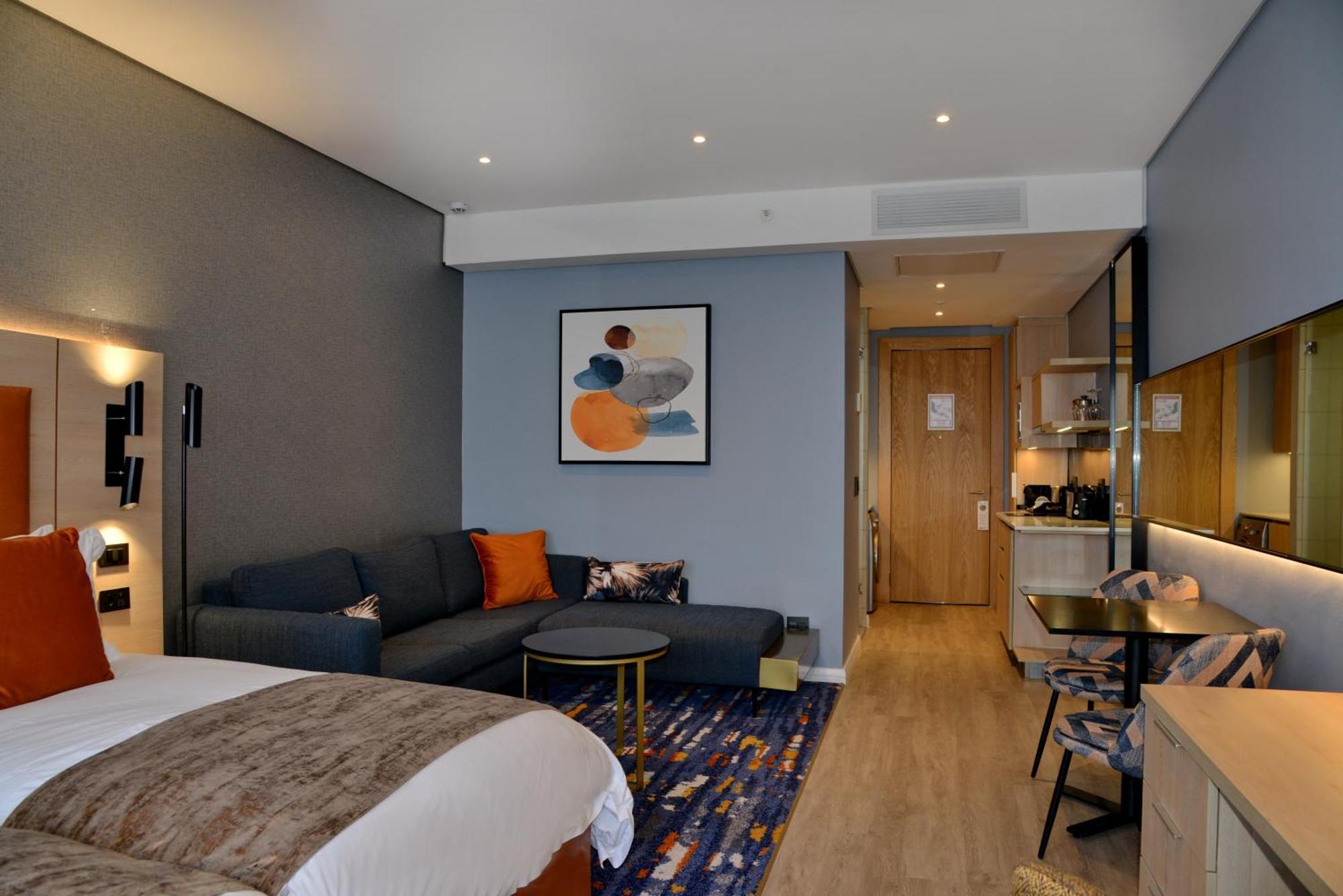 Hotel @sandton *